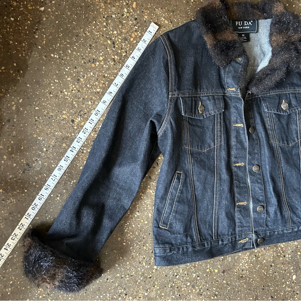 Vintage denim jacket with fur trim - Picture 2 of 6